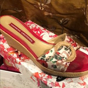 Chinese Laundry slide sandal